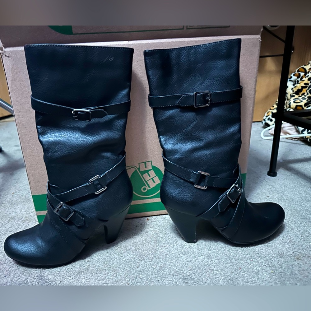 Heeled boots